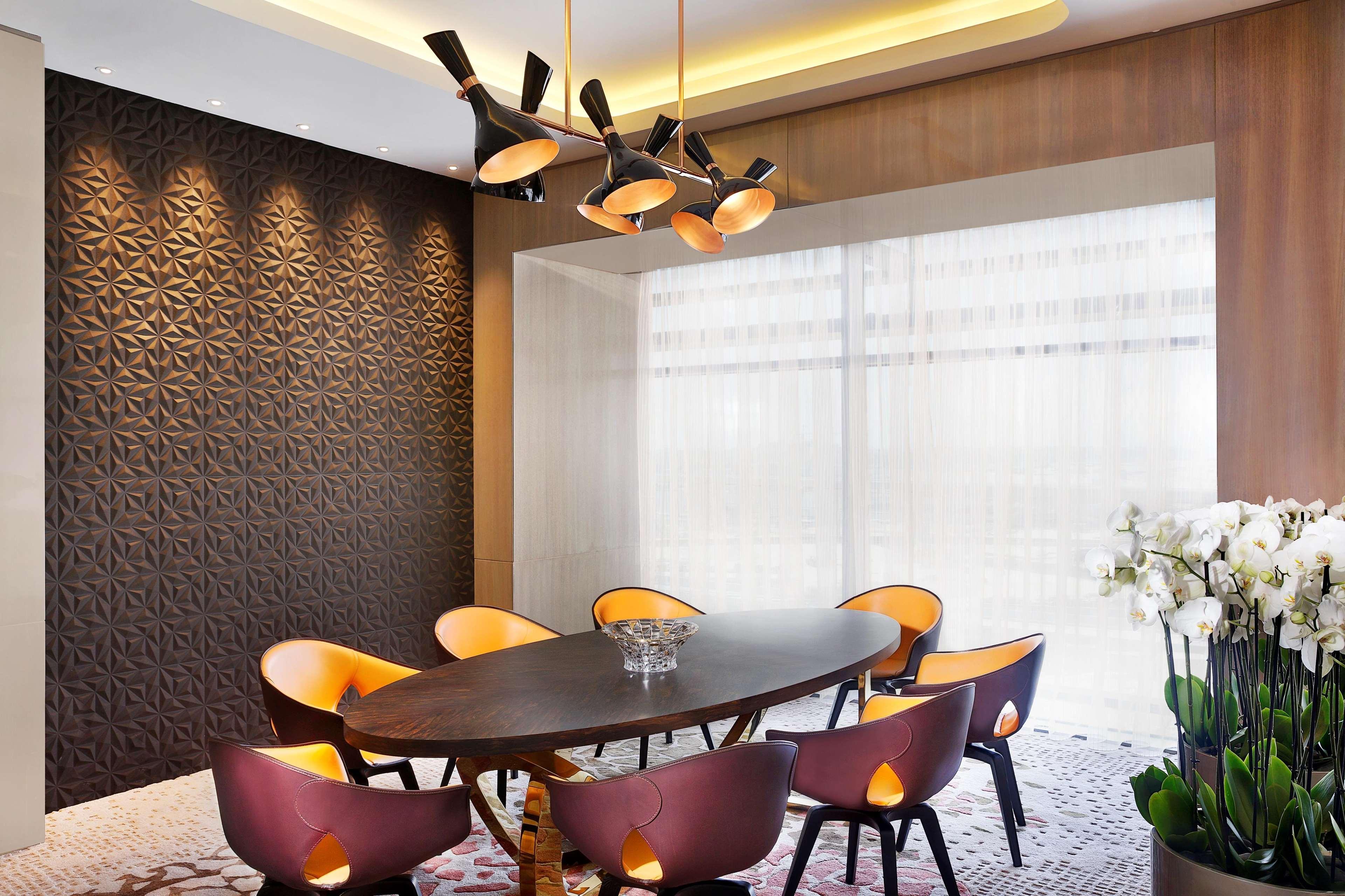 Alrayyan Hotel Doha, Curio Collection By Hilton Al Rayyan Exterior foto A dining room