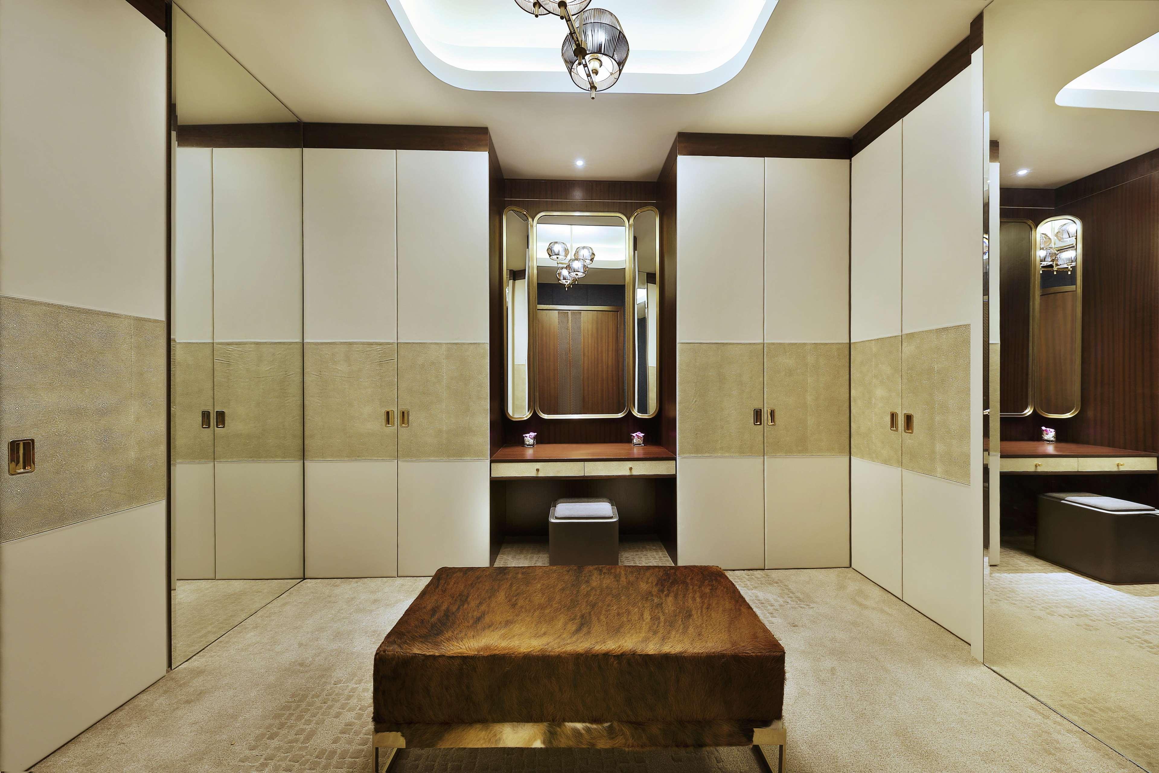 Alrayyan Hotel Doha, Curio Collection By Hilton Al Rayyan Exterior foto A walk-in closet