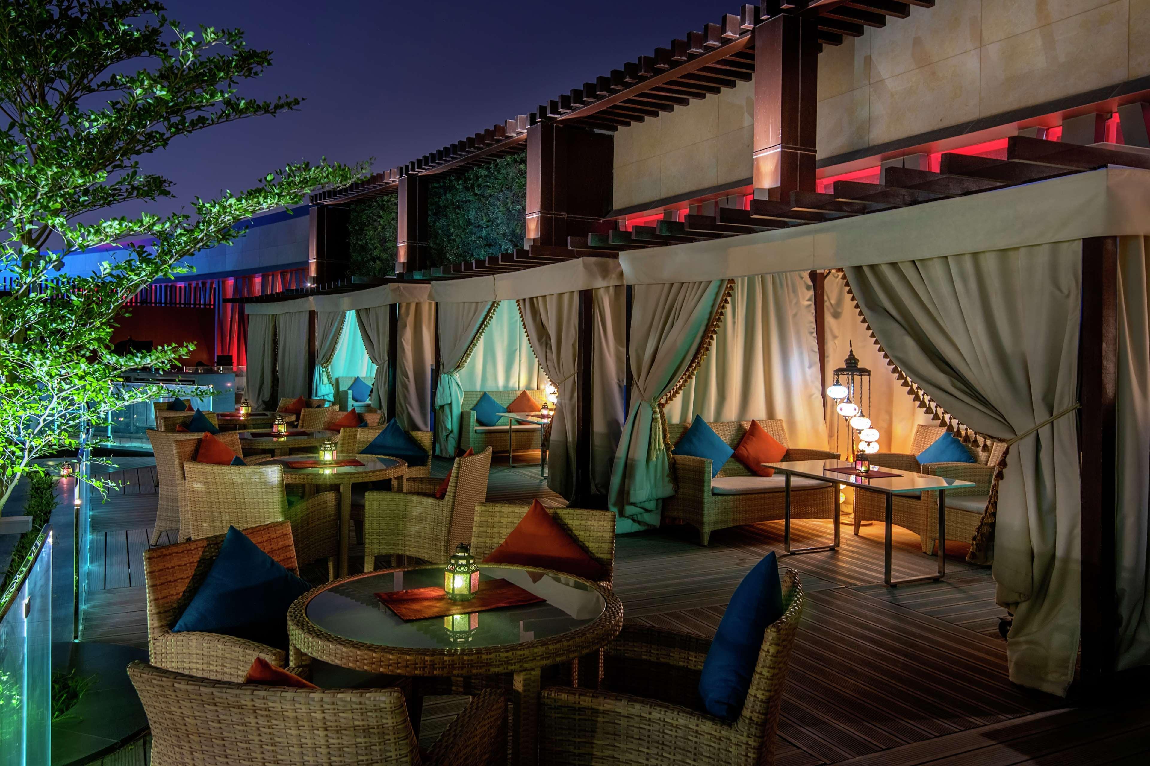 Alrayyan Hotel Doha, Curio Collection By Hilton Al Rayyan Exterior foto The Deck