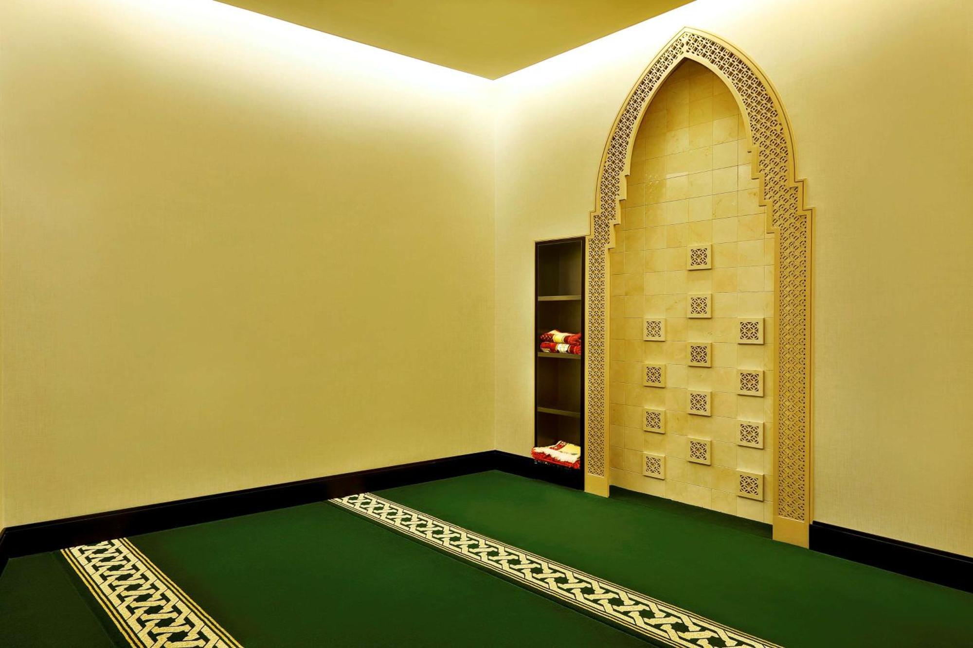 Alrayyan Hotel Doha, Curio Collection By Hilton Al Rayyan Exterior foto Prayer room at the airport