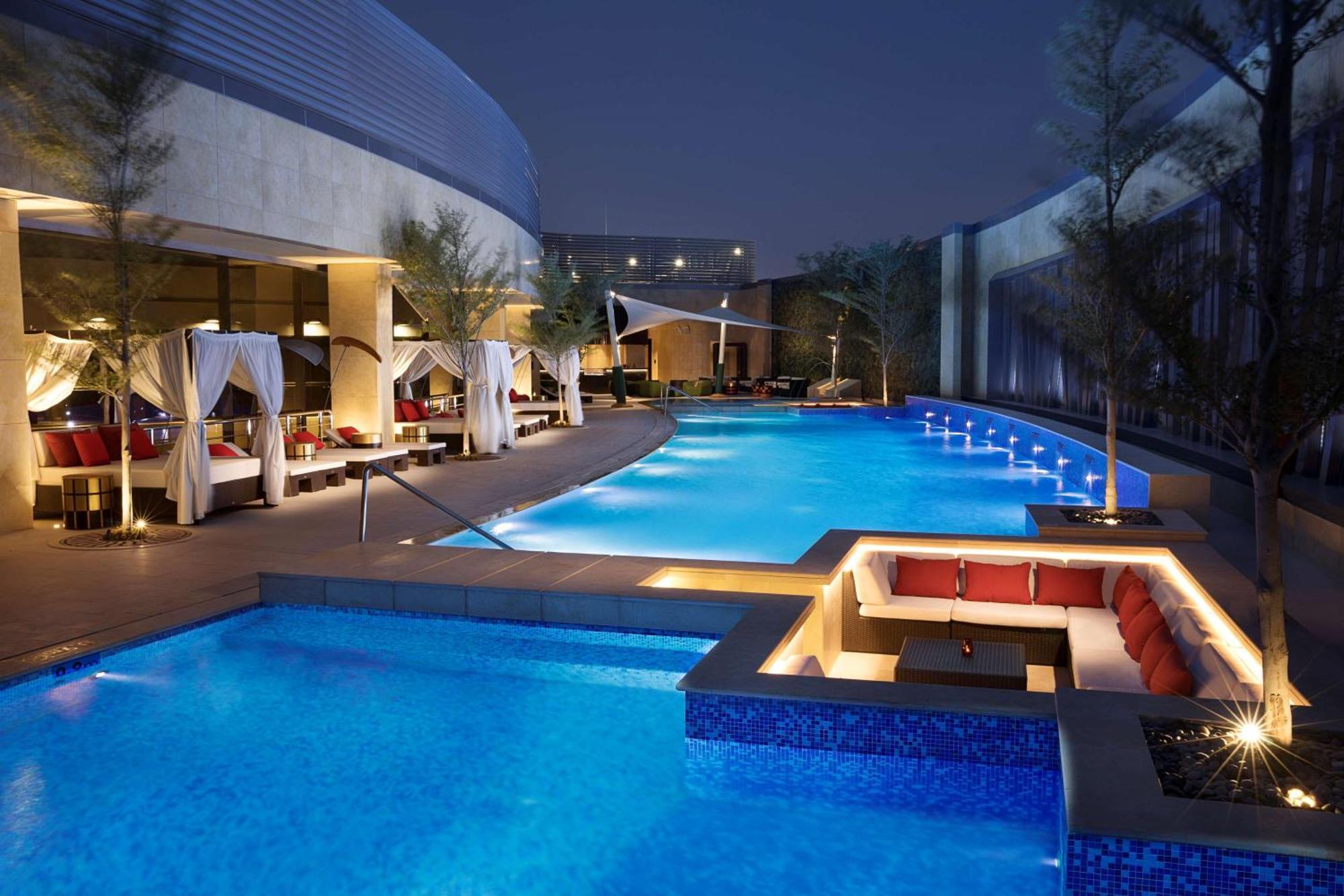 Alrayyan Hotel Doha, Curio Collection By Hilton Al Rayyan Exterior foto The pool at the W Dubai - Jumeirah Lakes Towers